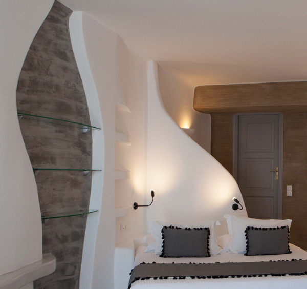THOLOS HONEYMOON SUITE